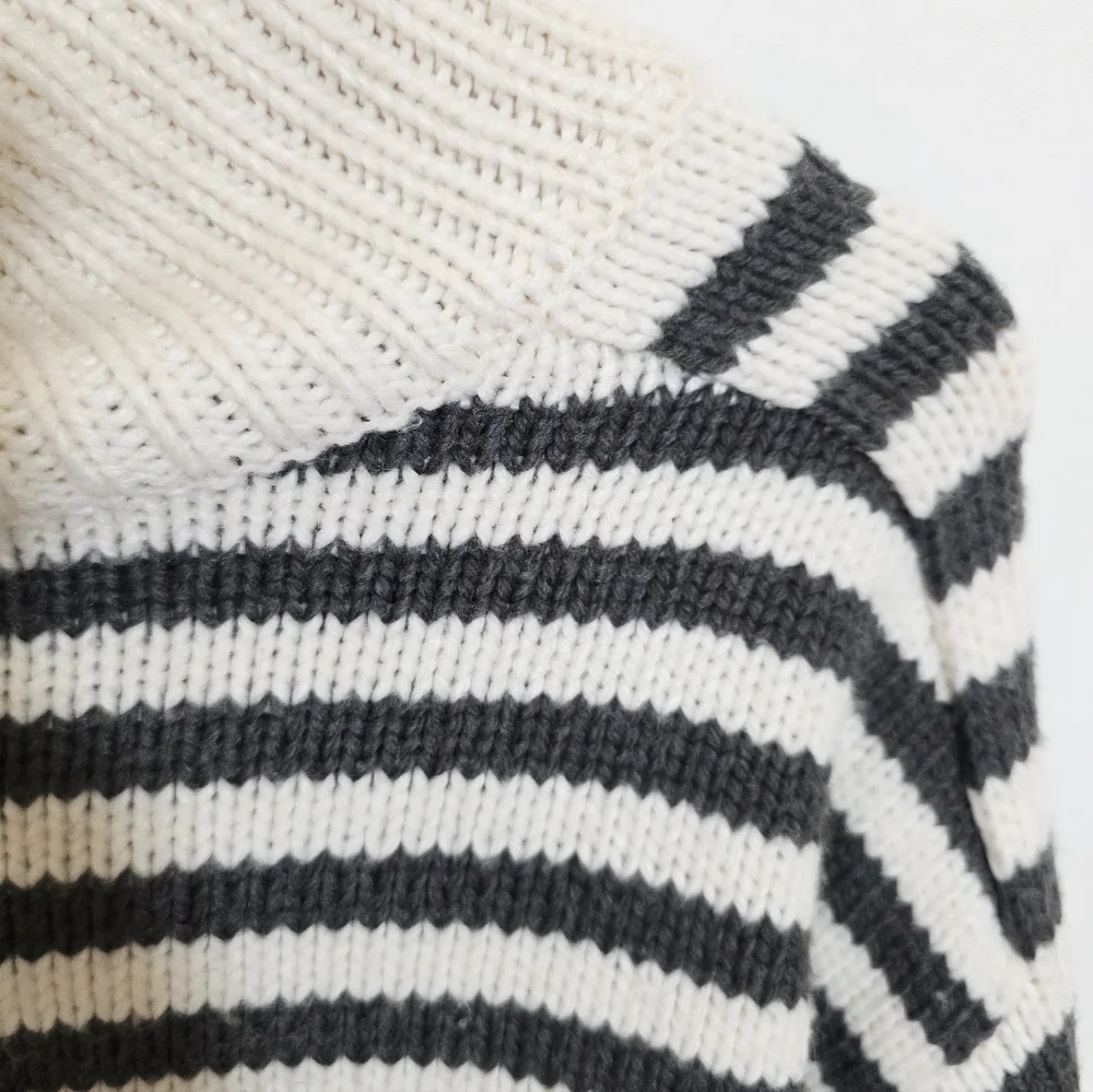 Zara Striped White/Grey Chunky Knit Turtleneck Cropped Women's Sweater Size M
